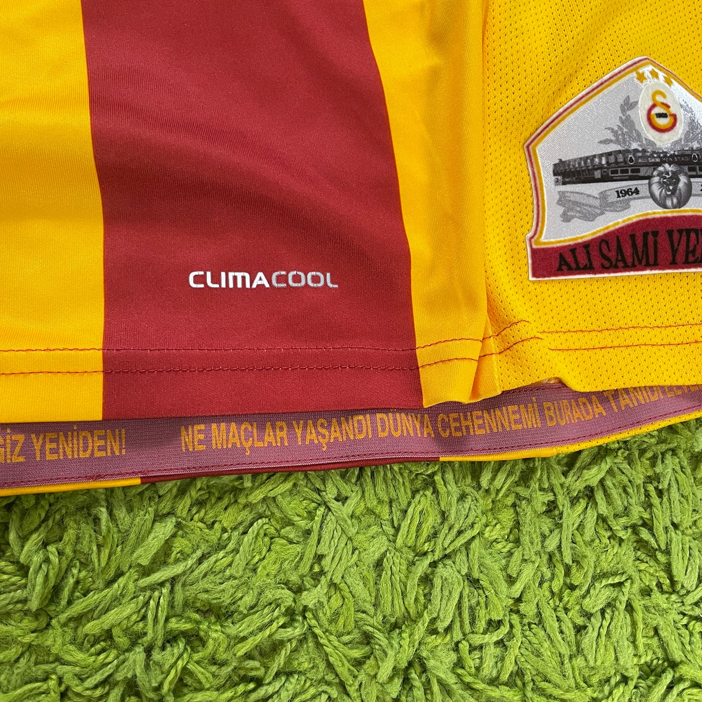 Adidas Galatasaray SK Kazim Kazim Richards Trikot rot Größe XL 2010 2011 Ali Sami Yen
