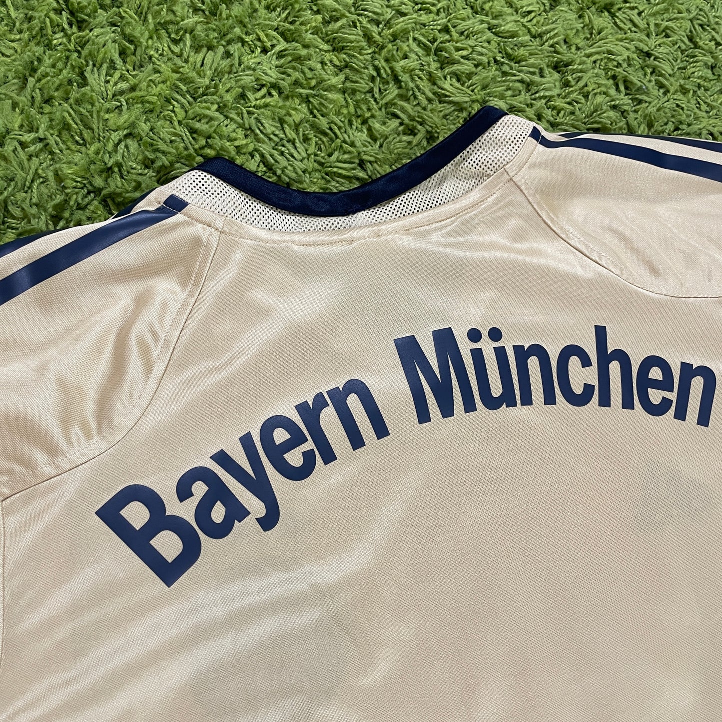 Adidas FC Bayern München Trikot Gold Größe L 2004 2005