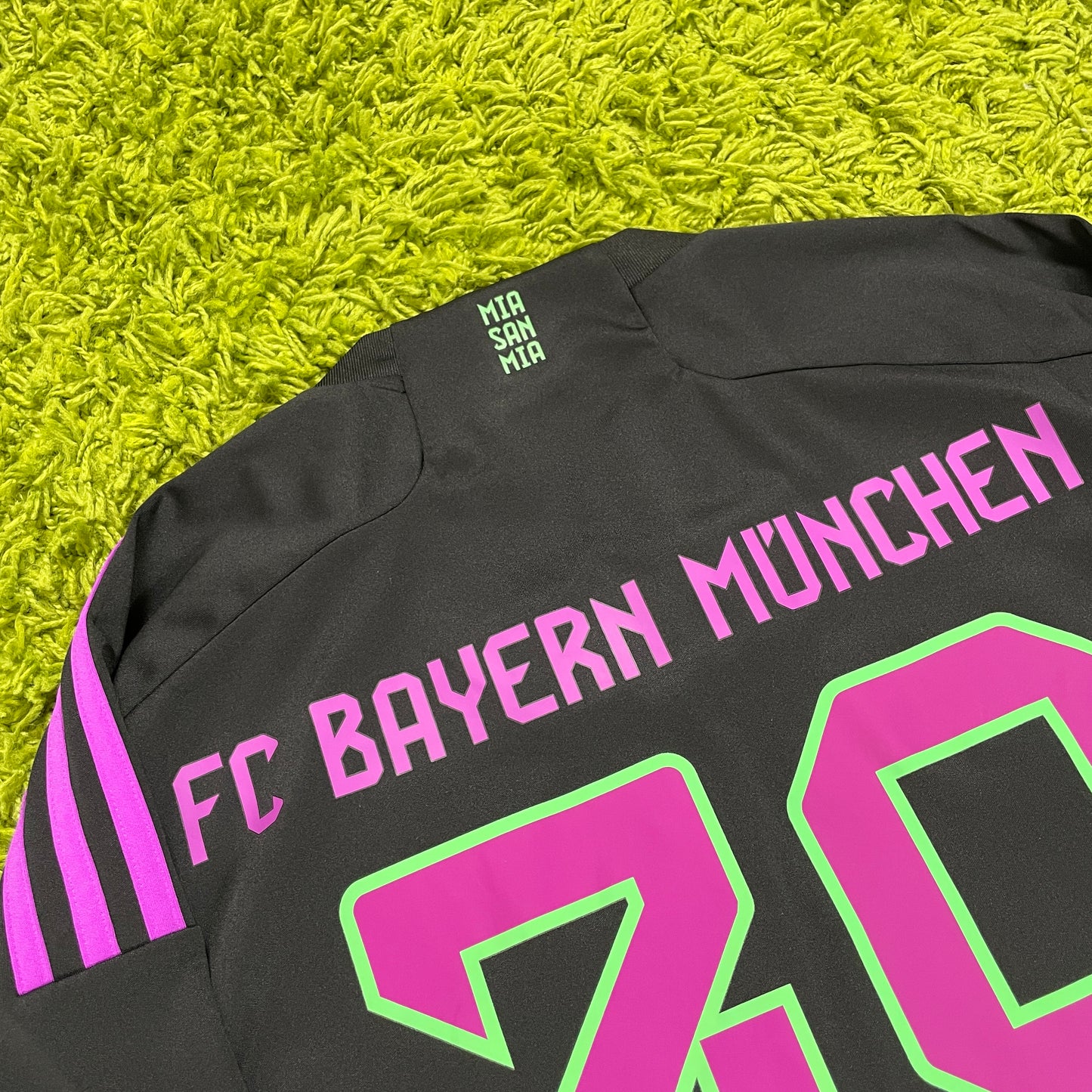 Adidas FC Bayern München Trikot TEL schwarz Größe M 2022 2023