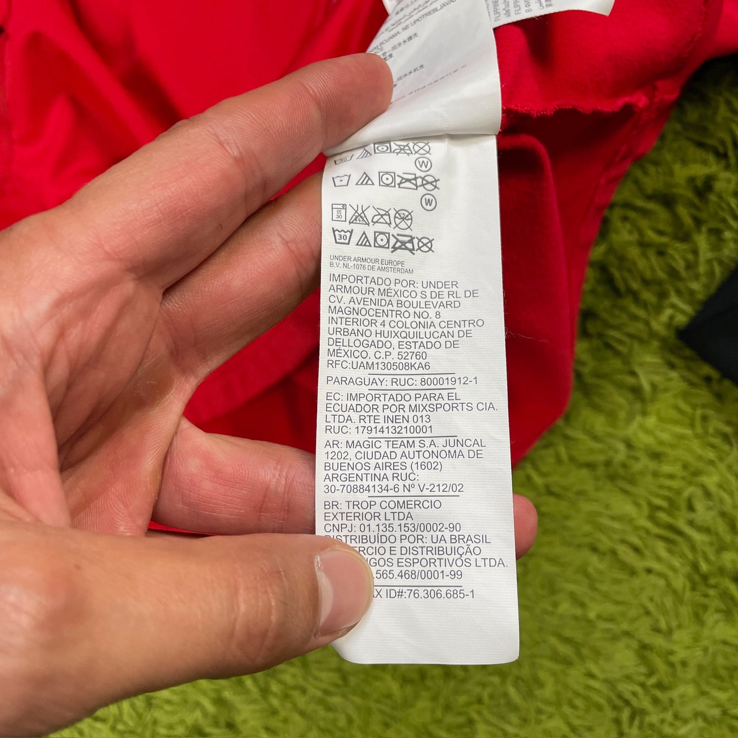 Under Armour Trainingsjacke Jacke rot Größe L