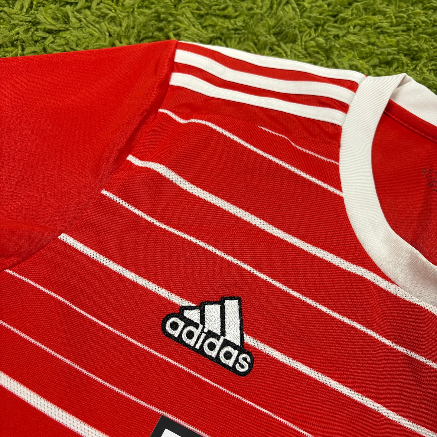 Adidas FC Bayern München Trikot rot Größe XL 2022 2023