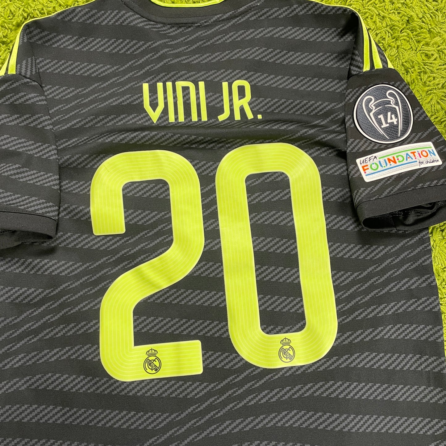 Adidas Real Madrid Vinicius Junior Trikot grau Größe M 2022 2023
