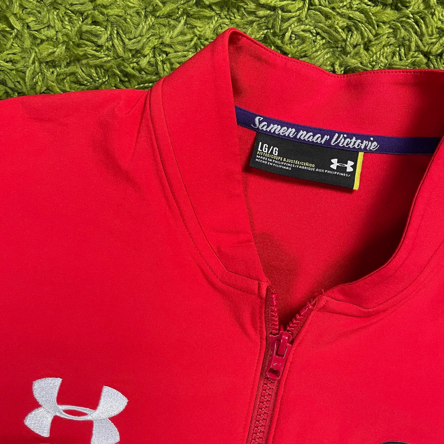 Under Armour Trainingsjacke Jacke rot Größe L